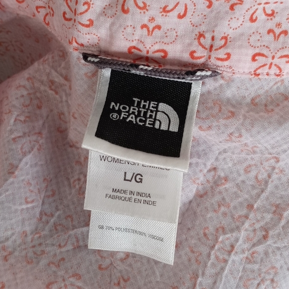 The North Face Patterned Sleeveless Collar Blouse - Picture 4 of 4